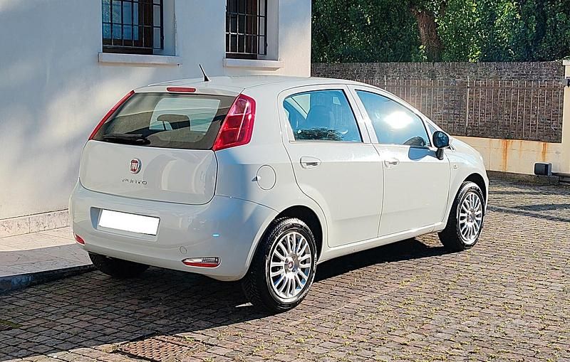 Usata Fiat Punto Street 77 CV (56 kW) 2017 Bianco Utilitaria