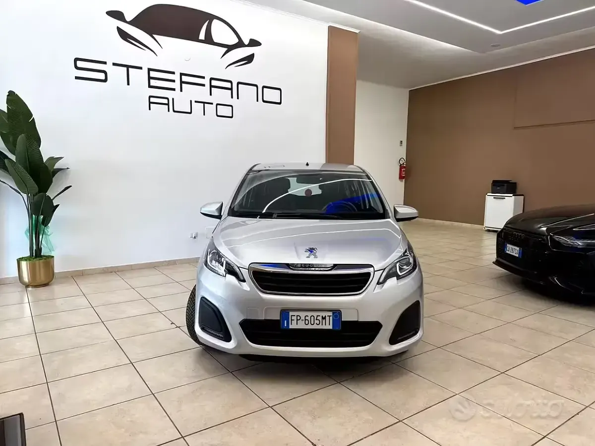 Usata Peugeot 108 Collection 72 CV (52 kW) 2018 Grigio Berlina