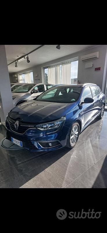 Blu/azzurro Usata 2018 Renault Mégane GrandTour Intens Station wagon | 8000 € (Super prezzo) - Immagine 1/4