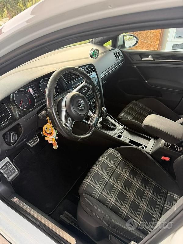 Usata VW Golf VII GTD 184 CV (135 kW) 2015 Bianco Utilitaria