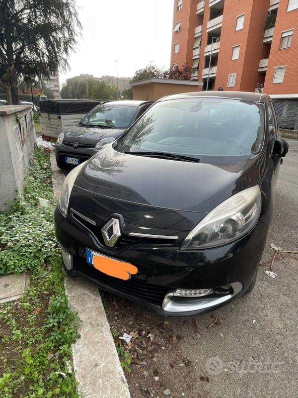 Nero Usata 2013 Renault Scénic III Monovolume | 6500 € (Buon prezzo) - Immagine 1/4
