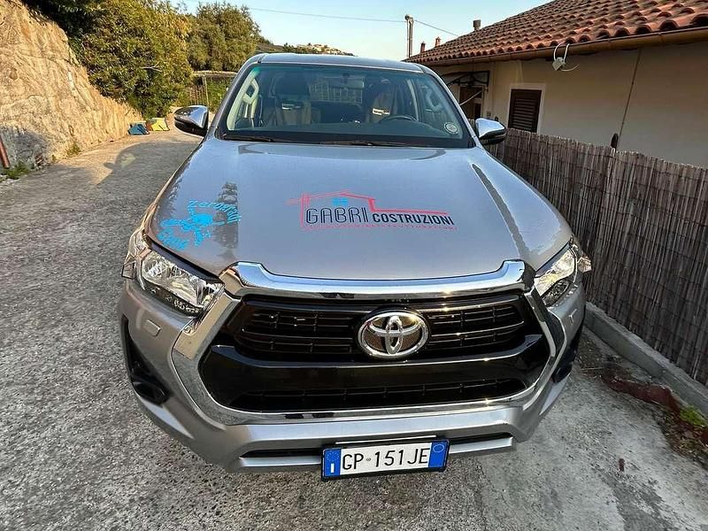 Occasion Toyota HiLux Executive 150 ch (110 kW) 2023 Argent Pick-up