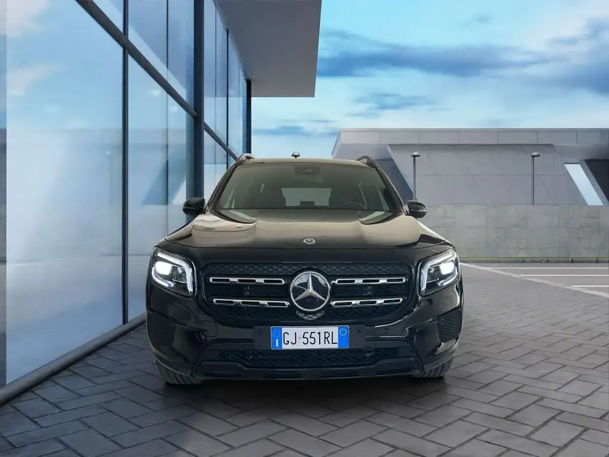 Usata Mercedes GLB200 AMG line 150 CV (110 kW) 2025 Nero SUV