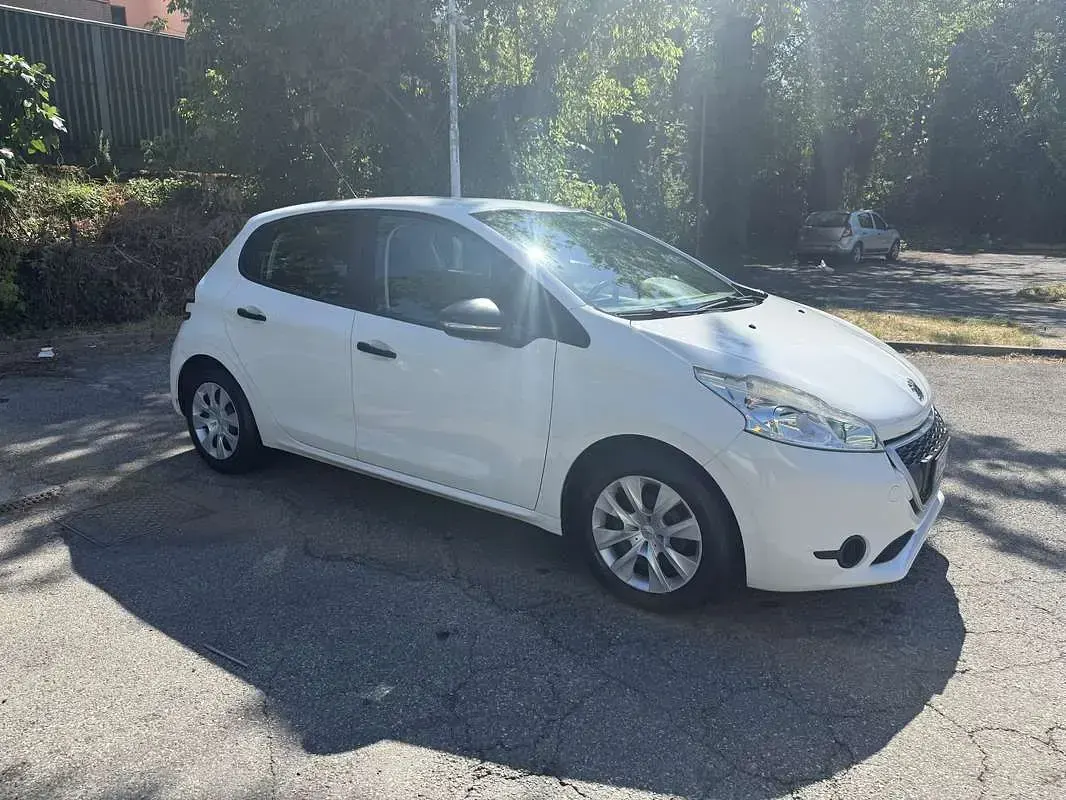Usata Peugeot 208 Allure 82 CV (60 kW) 2014 Utilitaria