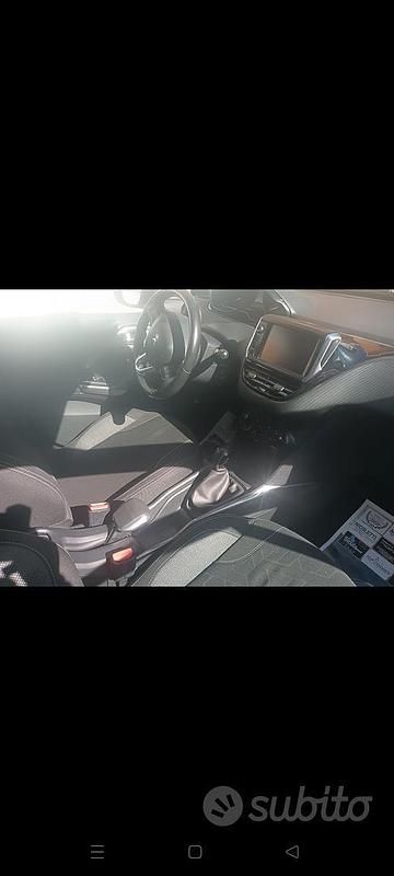 Usata Peugeot 2008 Active 82 CV (60 kW) 2018 Grigio SUV