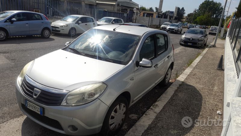 Usata Dacia Sandero 70 CV (51 kW) 2009 Grigio Utilitaria
