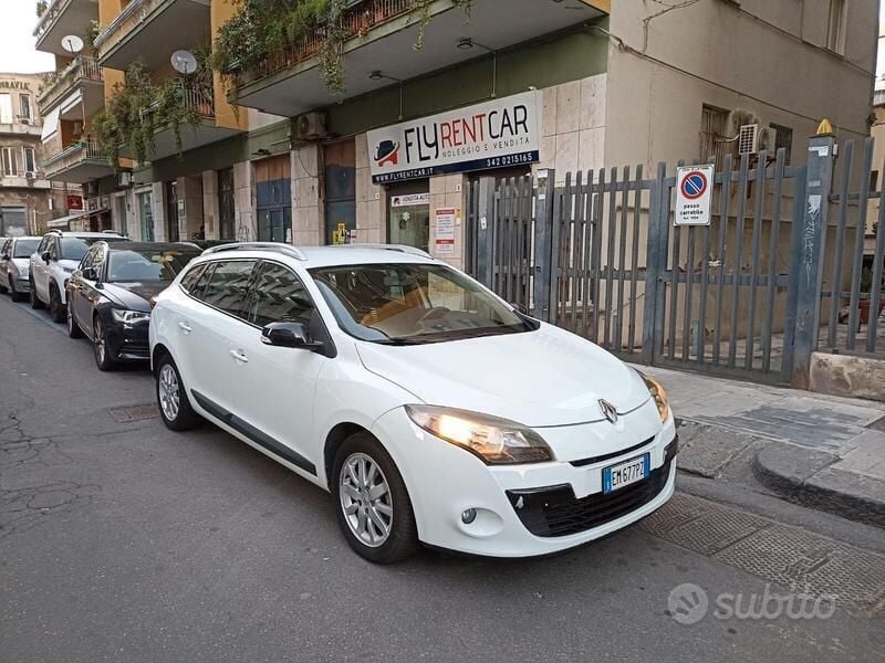 Bianco Usata 2012 Renault Mégane GrandTour Station wagon | 5900 € (Buon prezzo) - Immagine 1/4