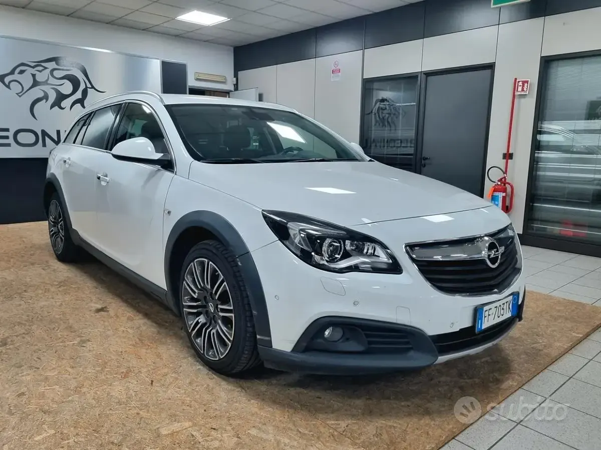 Usata Opel Insignia 170 CV (125 kW) 2016 Bianco Station wagon