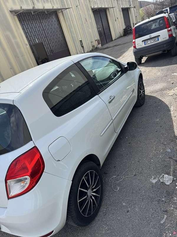 Usata Renault Clio II 65 CV (47 kW) 2009 Berlina