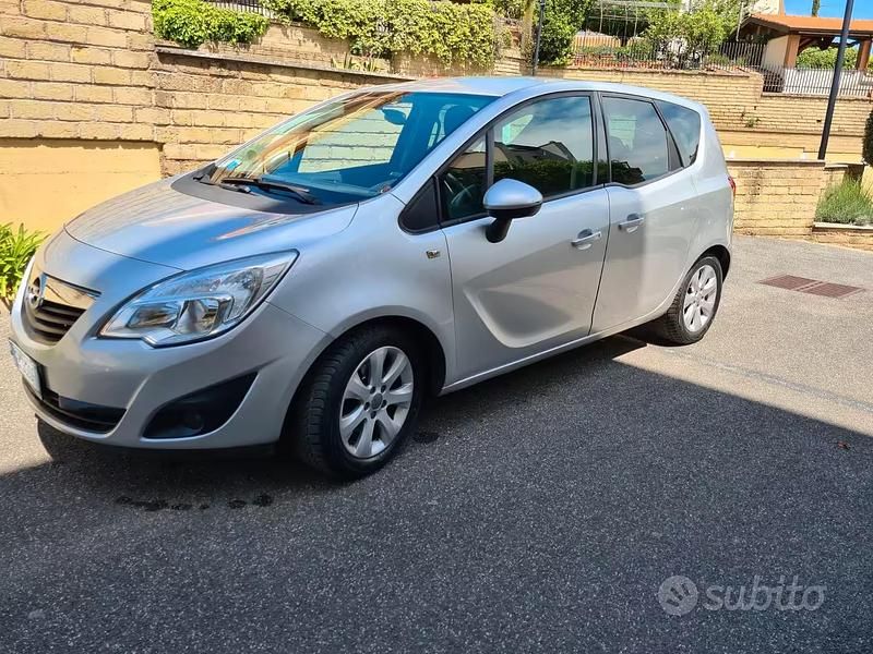 Usata Opel Meriva 95 CV (69 kW) 2011 Grigio Monovolume