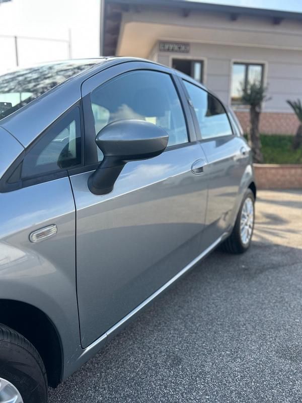 Usata Fiat Punto Evo Emotion 95 CV (69 kW) 2011 Grigio Utilitaria