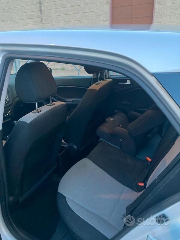 Usata Hyundai i20 78 CV (57 kW) 2016 Grigio Berlina