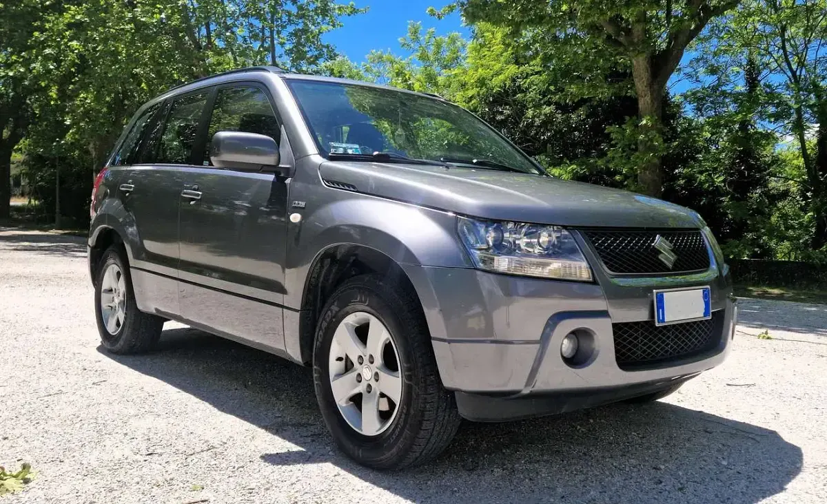 Usata Suzuki Grand Vitara 129 CV (94 kW) 2006 Grigio SUV