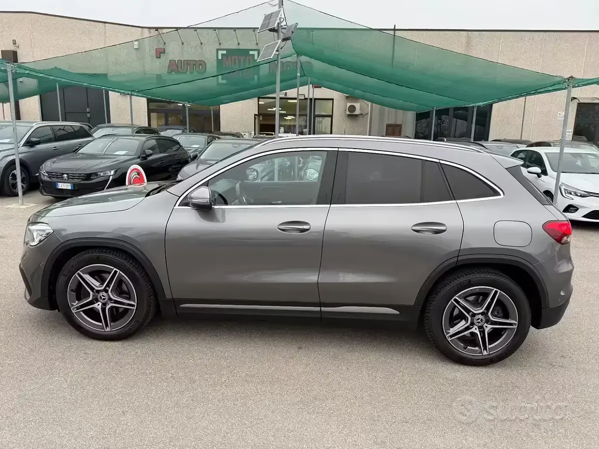 Usata Mercedes GLA220 Premium 190 CV (139 kW) 2021 Grigio SUV