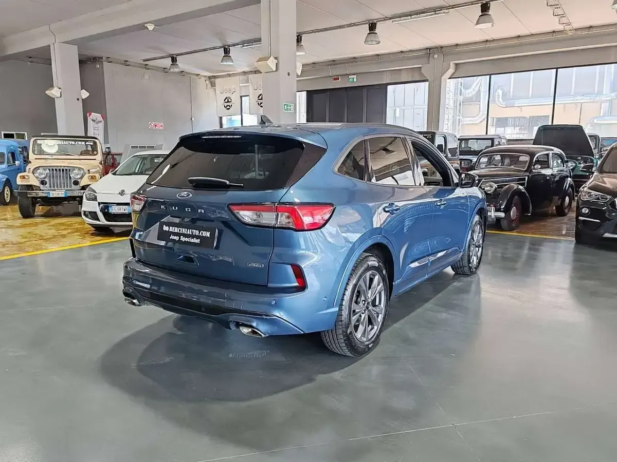 Usata Ford Kuga ST-Line X 152 CV (111 kW) 2023 Blu/azzurro SUV