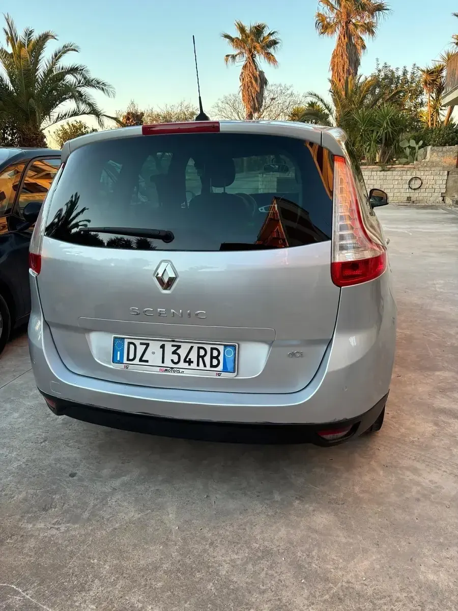 Usata Renault Scenic E-Tech 110 CV (80 kW) 2011 Grigio Monovolume