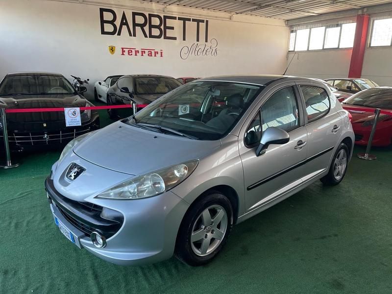 Argento Usata 2010 Peugeot 207 Tre volumi | 2999 € (Buon prezzo) - Immagine 1/4
