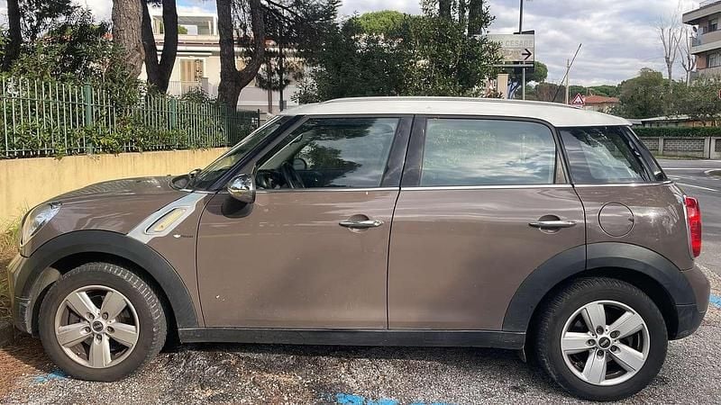 Marrone Usata 2015 Mini One Countryman SUV | 8000 € (Ottimo prezzo) - Immagine 1/4