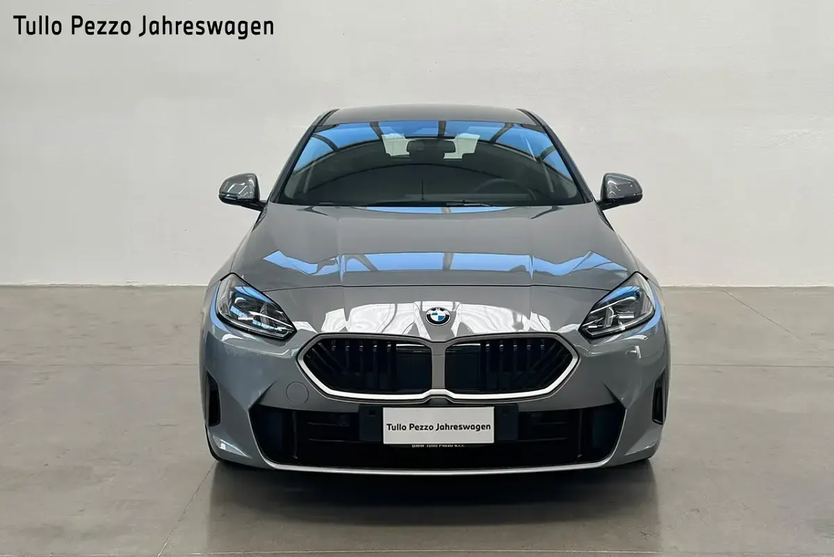 Usata BMW 116 M Sport 122 CV (89 kW) 2025 Skyscraper grey metallizzato Utilitaria