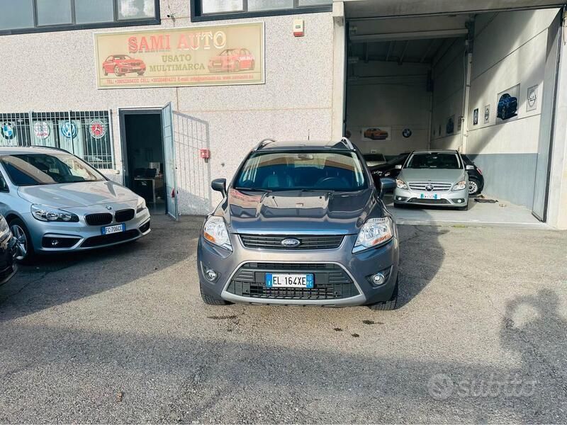 Usata Ford Kuga Individual 163 CV (119 kW) 2012 Oro SUV