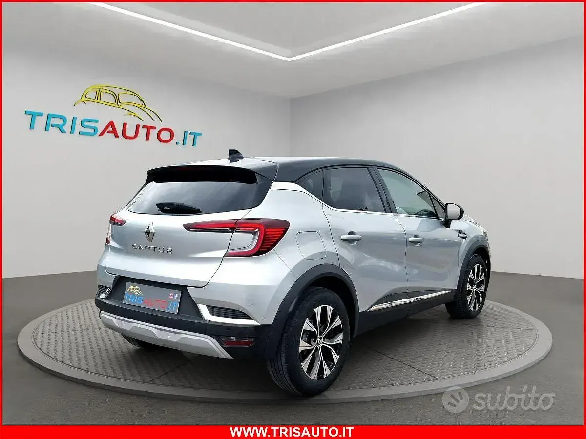 Usata Renault Captur Techno 91 CV (66 kW) 2023 Argento SUV