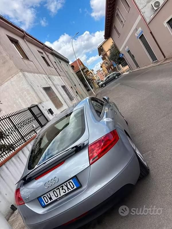 Second-hand Audi TT 160 CP (117 kW) 2009 Coupe