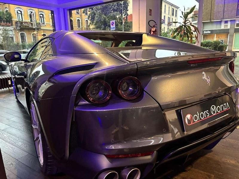Usata Ferrari 812 829 CV (609 kW) 2022 Grigio Cabrio