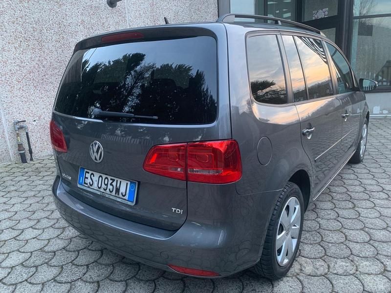 Usata VW Touran Comfortline 104 CV (76 kW) 2013 Grigio Monovolume