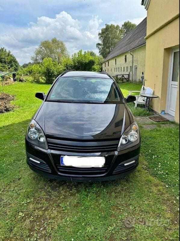 Usata Opel Astra 105 CV (77 kW) 2005 Nero Utilitaria