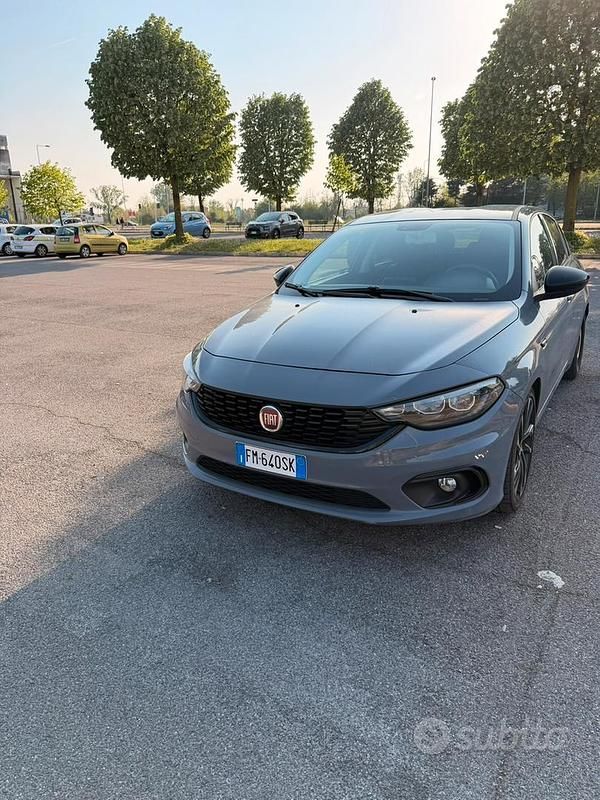 Usata Fiat Tipo S 120 CV (88 kW) 2017 Grigio Berlina