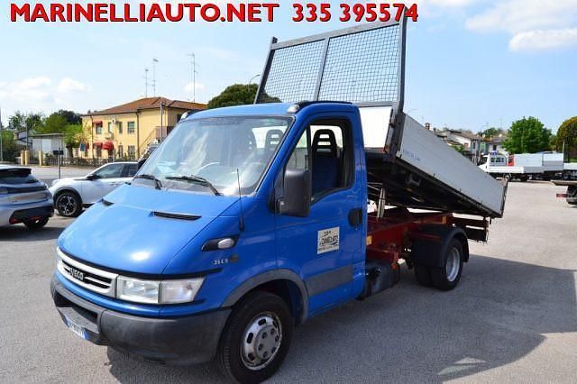 Usata Iveco Daily 90 CV (66 kW) 2005 Blu