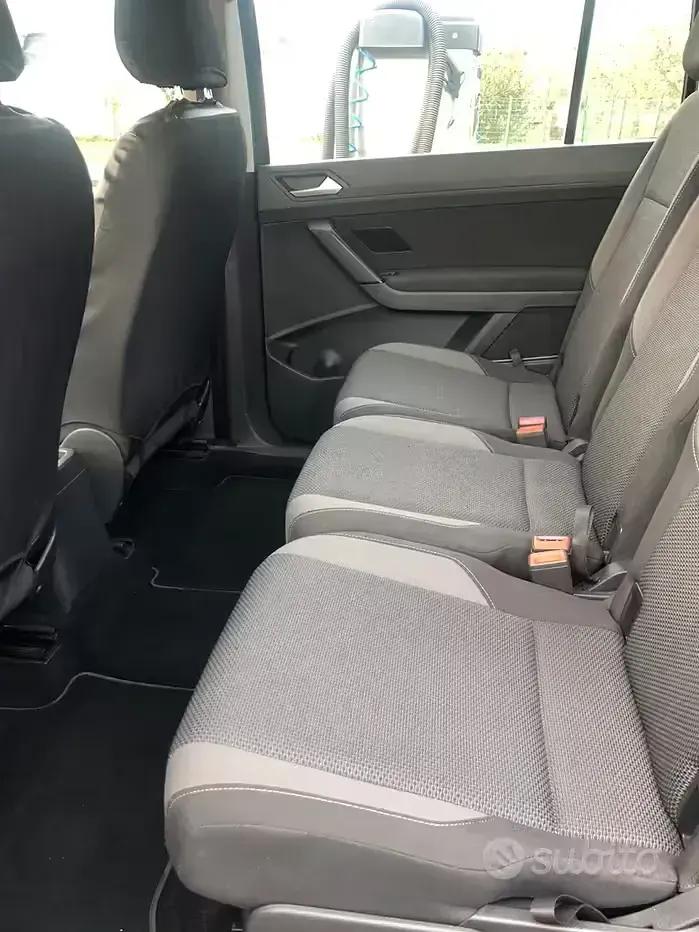 Usata VW Touran 115 CV (84 kW) 2017 Grigio Monovolume