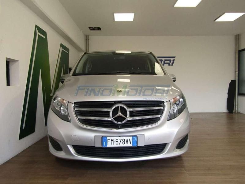 Usata Mercedes V200 136 CV (100 kW) 2018 Argento Monovolume