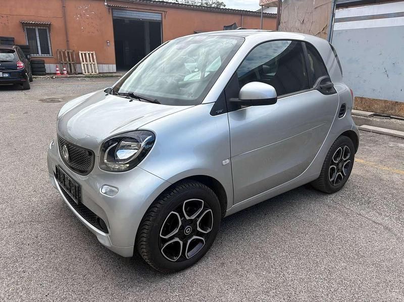 Usata Smart ForTwo Coupé Passion 90 CV (66 kW) 2017 Bianco Utilitaria