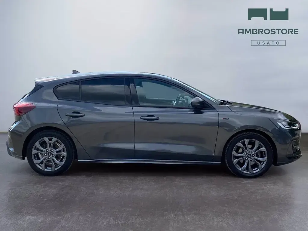 Usata Ford Focus ST-Line 125 CV (91 kW) 2023 Magnetic grey Berlina