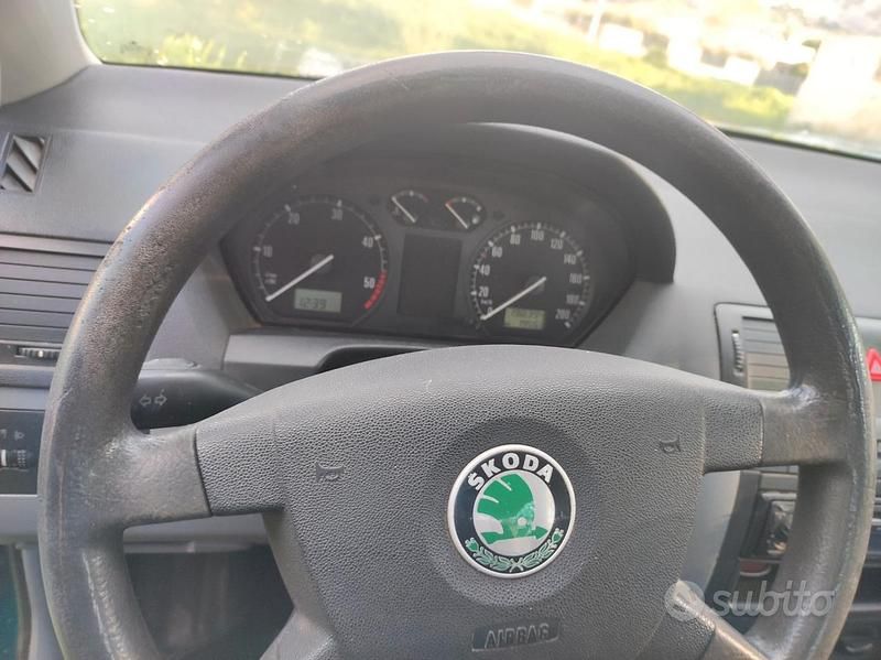 Usata Skoda Fabia 2001 Verde Utilitaria
