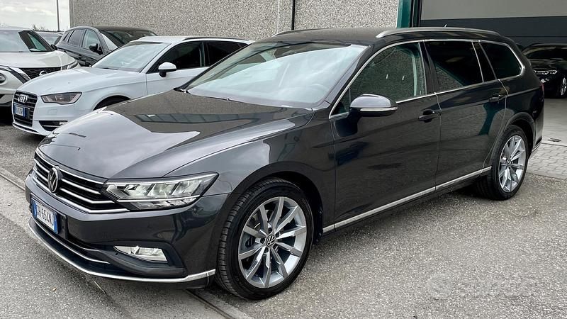 Usata VW Passat Executive 200 CV (147 kW) 2021 Grigio Station wagon