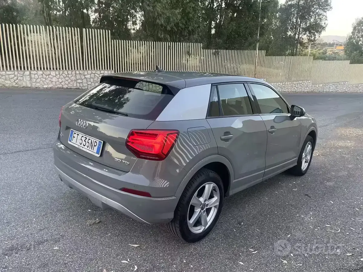 Usata Audi Q2 Admired 116 CV (85 kW) 2019 Grigio SUV