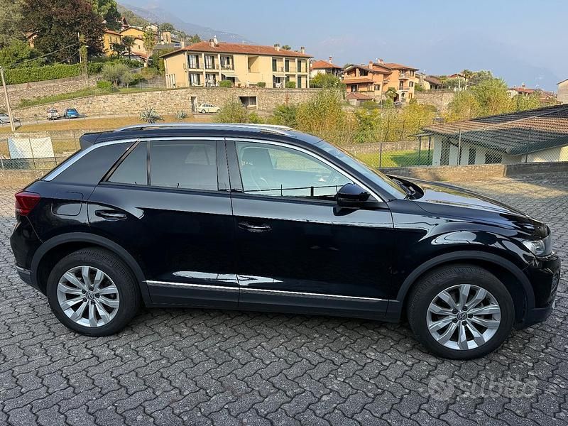 Usata VW T-Roc 116 CV (85 kW) 2019 Nero SUV
