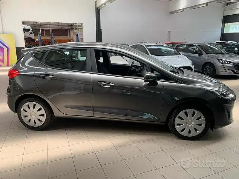 Usata Ford Fiesta 86 CV (63 kW) 2018 Grigio Utilitaria