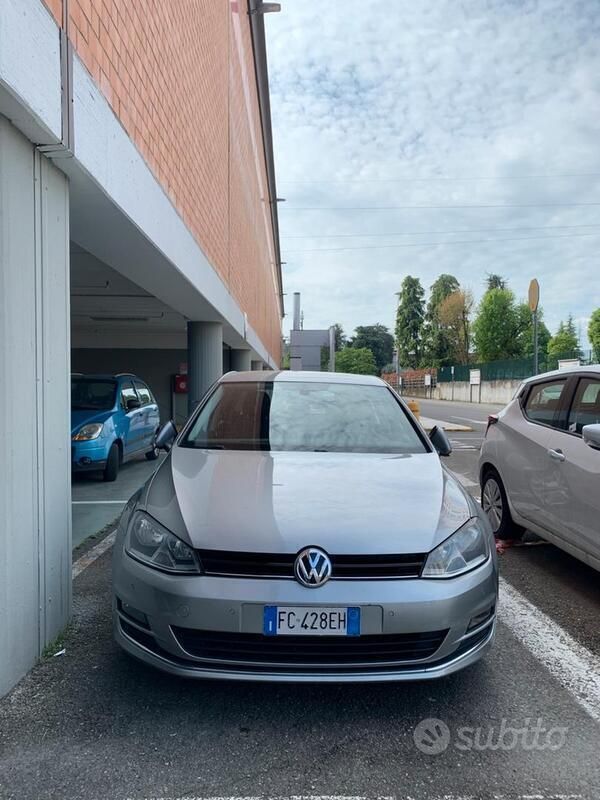 Usata VW Golf VII 110 CV (80 kW) 2016 Grigio Utilitaria