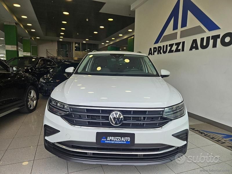 Usata VW Tiguan Life 150 CV (110 kW) 2022 Bianco SUV