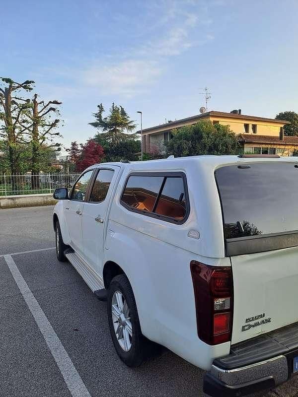 Usata Isuzu D-Max 163 CV (119 kW) 2017 Bianco Pick-up