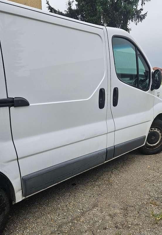 Usata Nissan Primastar 114 CV (83 kW) 2010 Bianco Monovolume