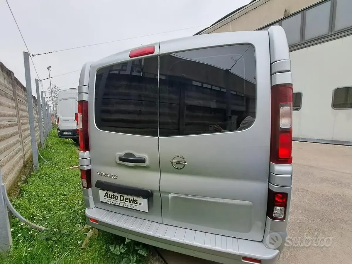 Usata Opel Vivaro-e Combi 121 CV (88 kW) 2019 Grigio Monovolume