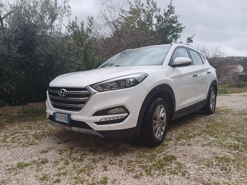 Usata Hyundai Tucson Xpossible 116 CV (85 kW) 2016 Bianco SUV