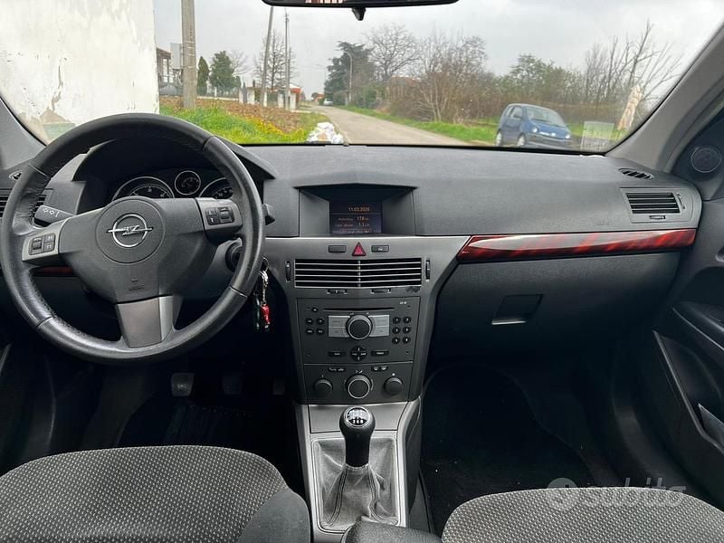 Usata Opel Astra 101 CV (74 kW) 2007 Station wagon