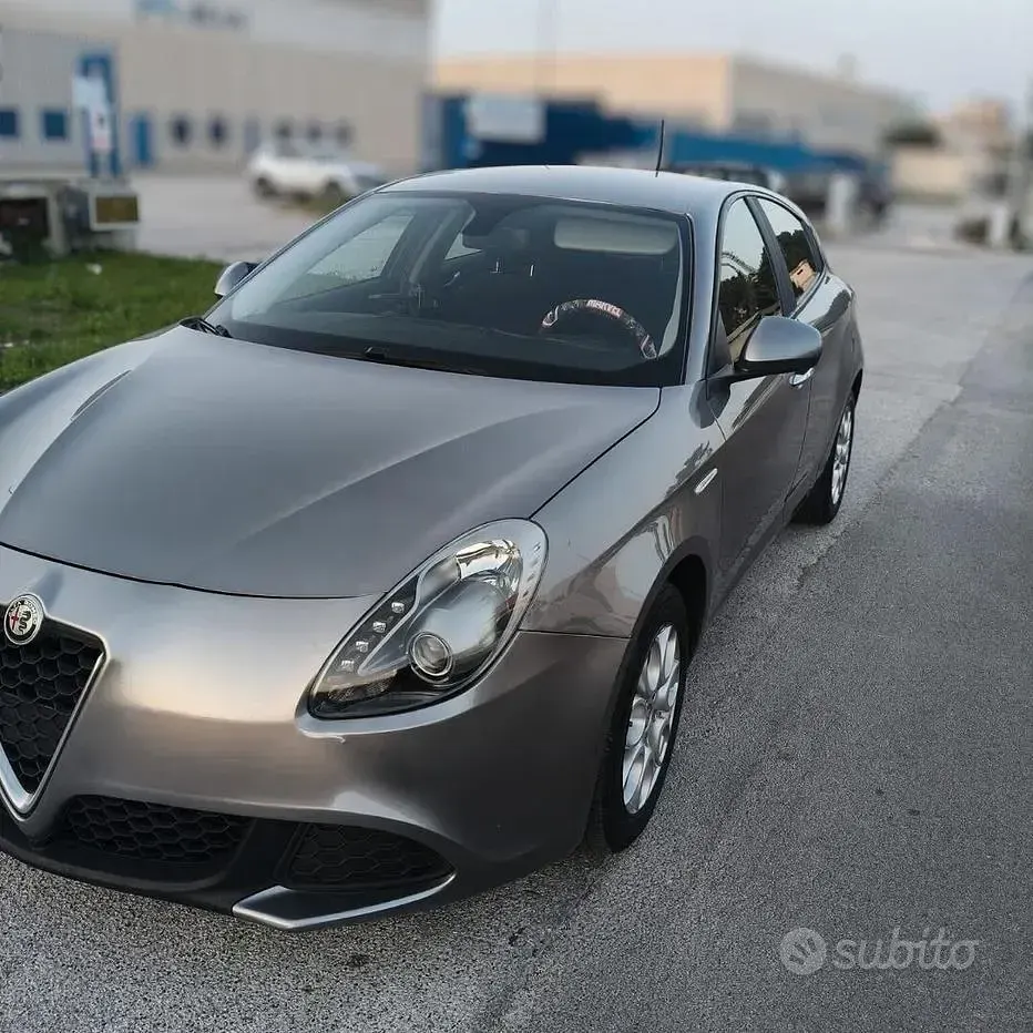 Usata Alfa Romeo Giulietta 120 CV (88 kW) 2017 Grigio Utilitaria