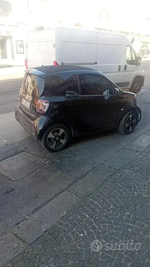 Usata Smart ForTwo Electric Drive 41 kW (56 CV) 2021 Nero Berlina
