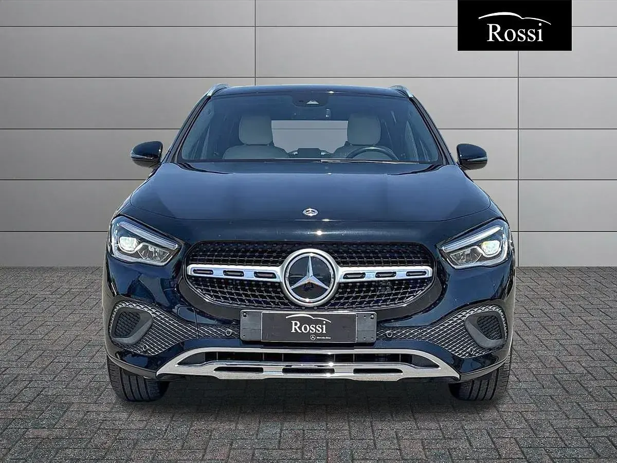 Usata Mercedes GLA180 116 CV (85 kW) 2022 Nero SUV